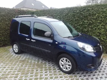 Przewoźnik Mały furgon Renault Kangoo w Muno Belgia